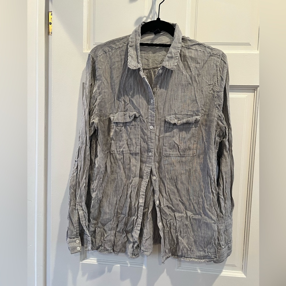 Gap boyfriend fit long sleeve top